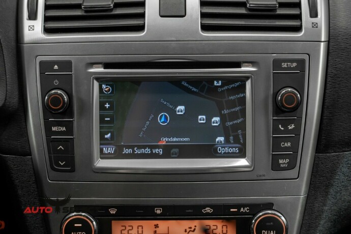 toyota-avensis-bensin-2014-big-37