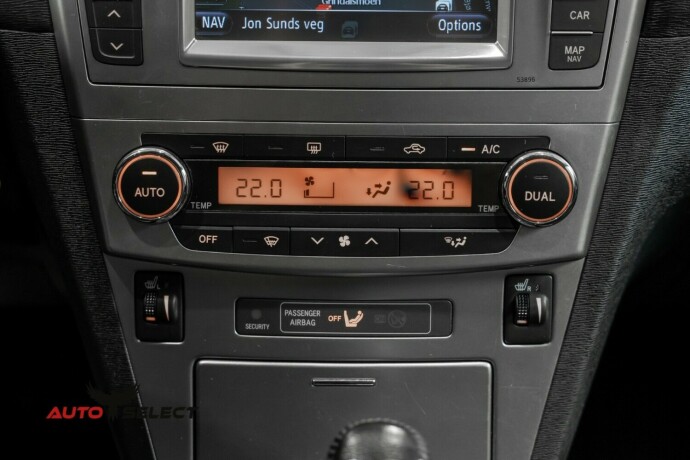 toyota-avensis-bensin-2014-big-35