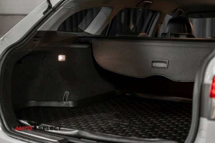 toyota-avensis-bensin-2014-big-10