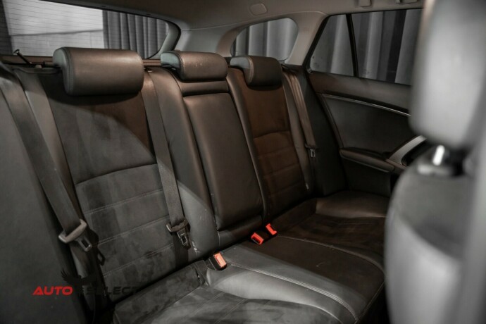 toyota-avensis-bensin-2014-big-14