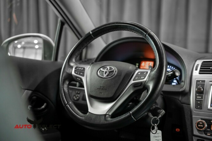 toyota-avensis-bensin-2014-big-26