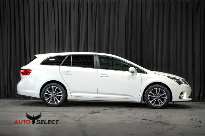 toyota-avensis-bensin-2014-big-11