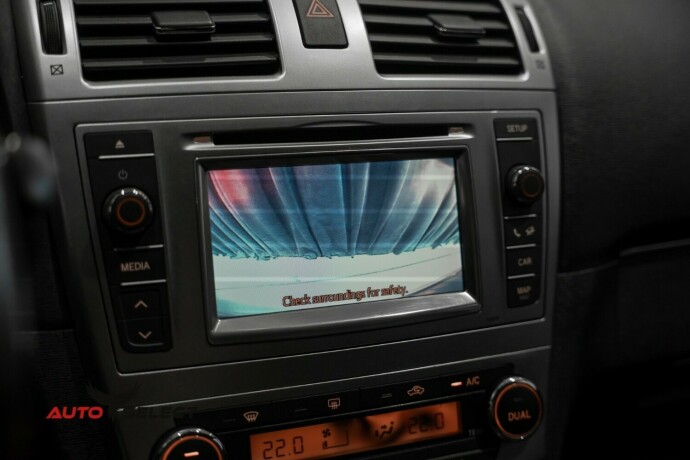 toyota-avensis-bensin-2014-big-44