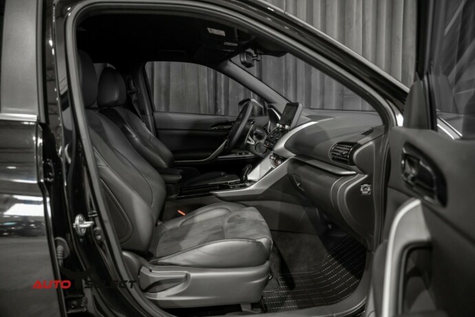 mitsubishi-eclipse-cross-elektrisitetbensin-2021-big-15