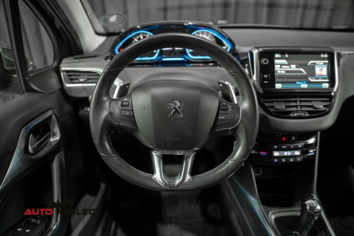 peugeot-2008-bensin-2014-big-23