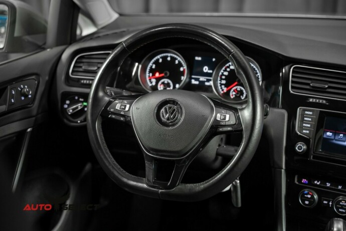 volkswagen-golf-bensin-2015-big-23