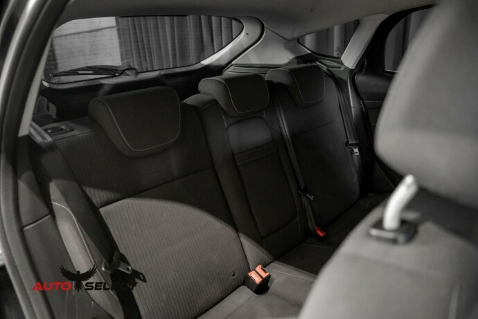 ford-focus-diesel-2012-big-13