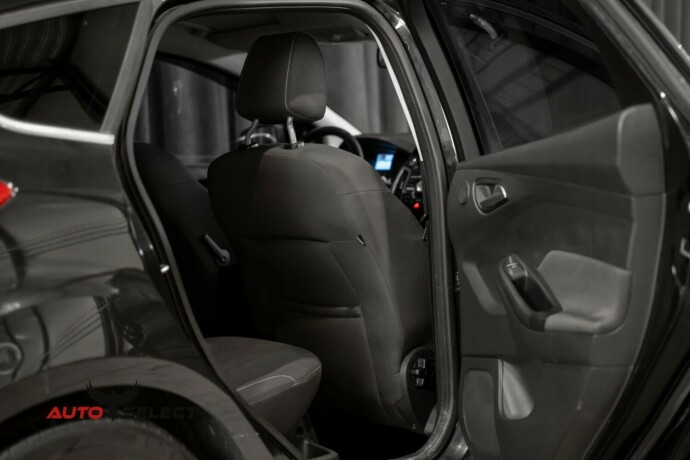 ford-focus-diesel-2012-big-12
