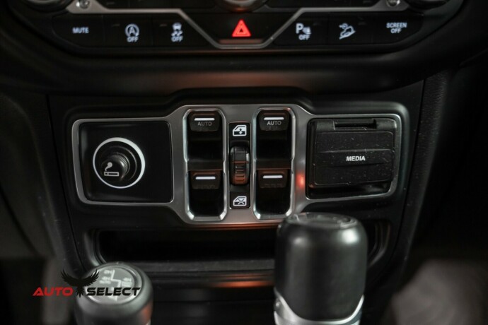 jeep-wrangler-diesel-2019-big-35