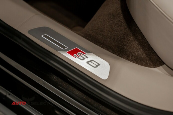 audi-s8-bensin-2014-big-23