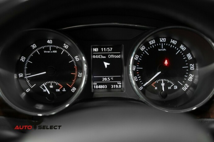 skoda-superb-bensin-2014-big-28