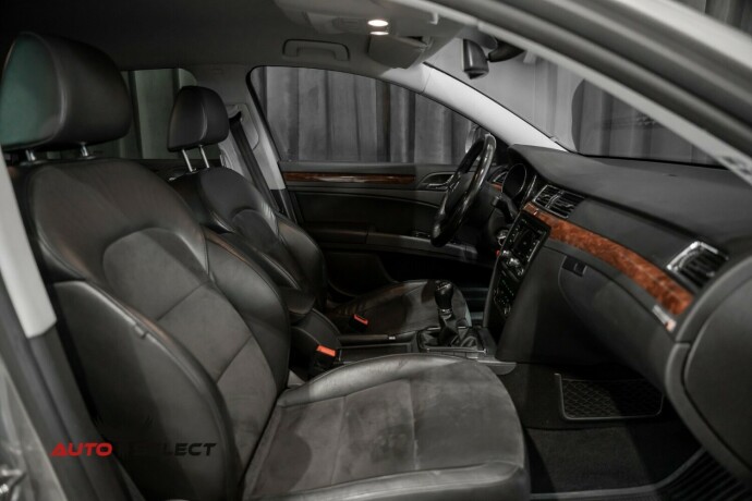 skoda-superb-bensin-2014-big-16