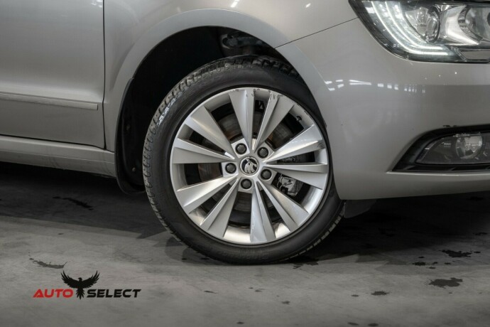 skoda-superb-bensin-2014-big-2