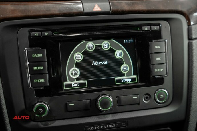 skoda-superb-bensin-2014-big-35