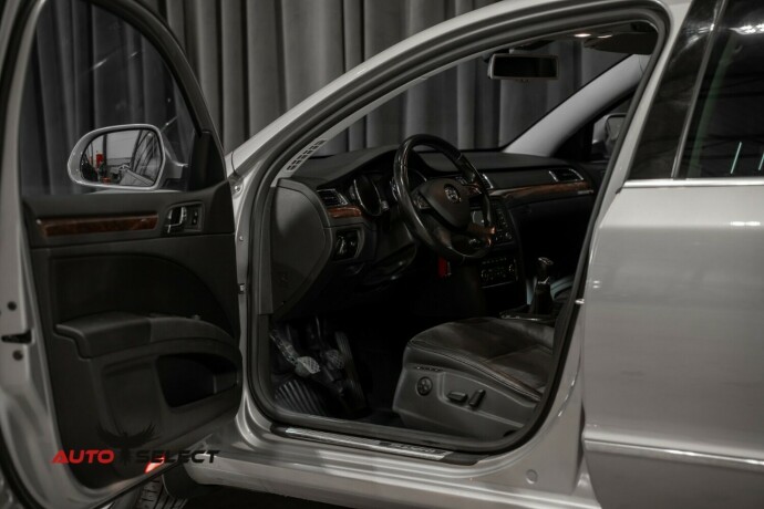 skoda-superb-bensin-2014-big-20