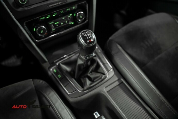 skoda-superb-bensin-2014-big-33