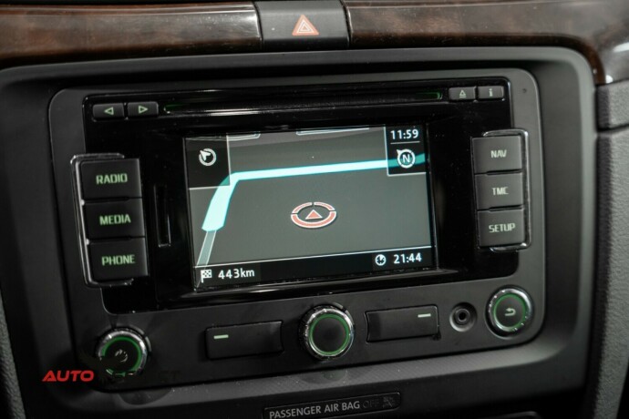 skoda-superb-bensin-2014-big-31