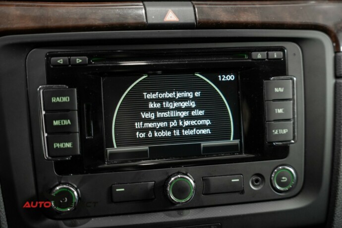 skoda-superb-bensin-2014-big-38