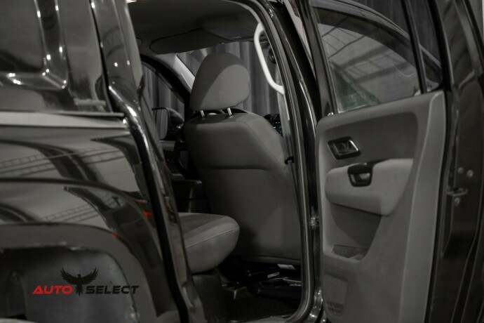volkswagen-amarok-diesel-2011-big-12