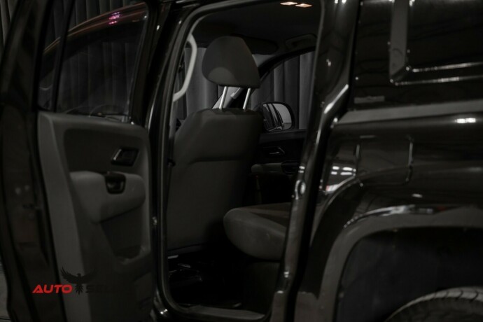 volkswagen-amarok-diesel-2011-big-17