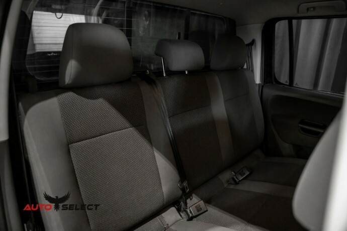 volkswagen-amarok-diesel-2011-big-13