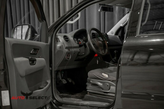 volkswagen-amarok-diesel-2011-big-19