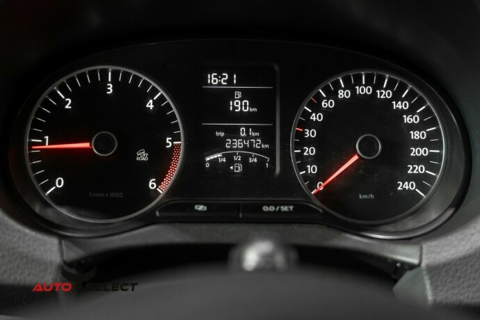 volkswagen-amarok-diesel-2011-big-25