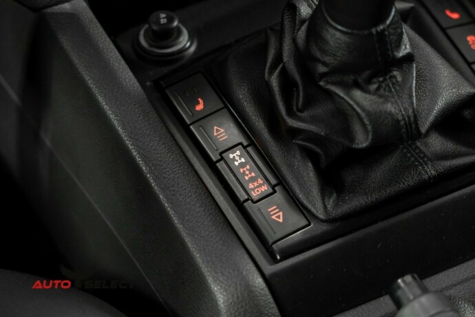 volkswagen-amarok-diesel-2011-big-30
