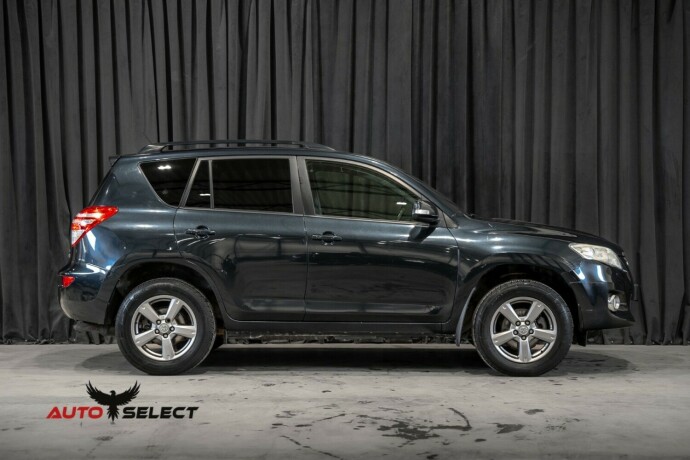 toyota-rav4-bensin-2012-big-10