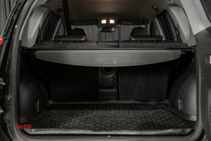 toyota-rav4-bensin-2012-big-9