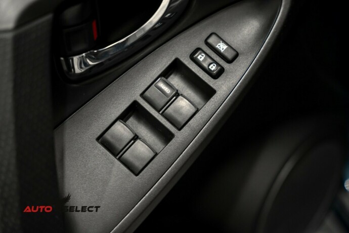 toyota-rav4-bensin-2012-big-19