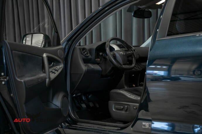 toyota-rav4-bensin-2012-big-18
