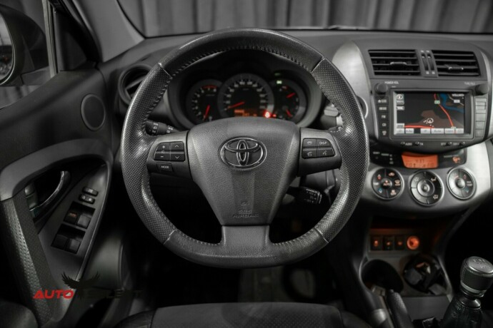 toyota-rav4-bensin-2012-big-23
