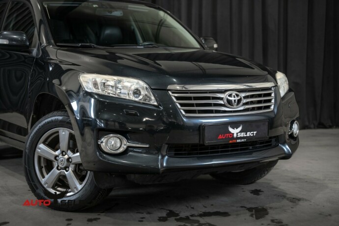 toyota-rav4-bensin-2012-big-1