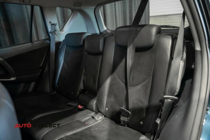 toyota-rav4-bensin-2012-big-17
