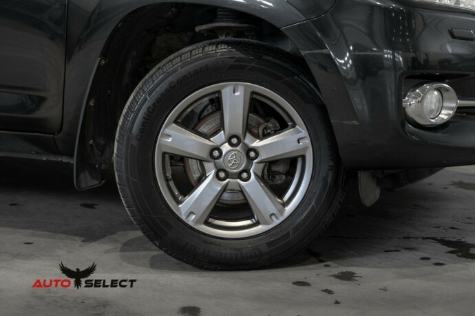 toyota-rav4-bensin-2012-big-2