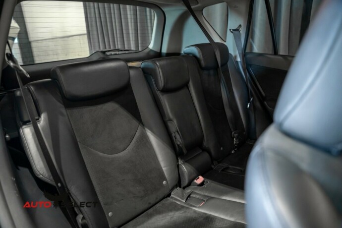 toyota-rav4-bensin-2012-big-12