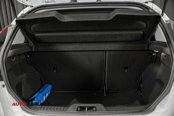 ford-fiesta-bensin-2014-big-9