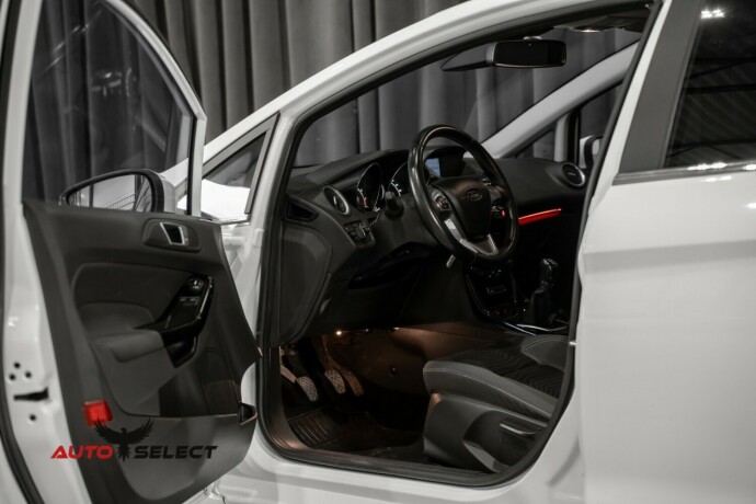 ford-fiesta-bensin-2014-big-19