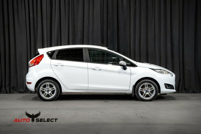 ford-fiesta-bensin-2014-big-11