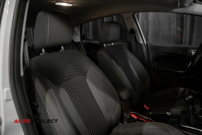 ford-fiesta-bensin-2014-big-16