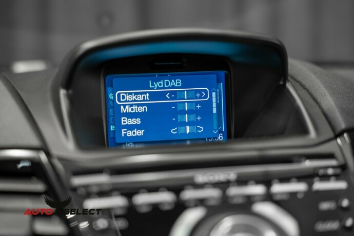 ford-fiesta-bensin-2014-big-35