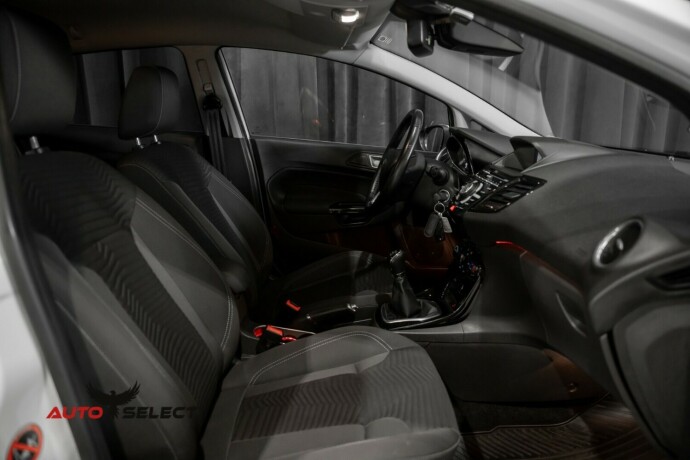 ford-fiesta-bensin-2014-big-15