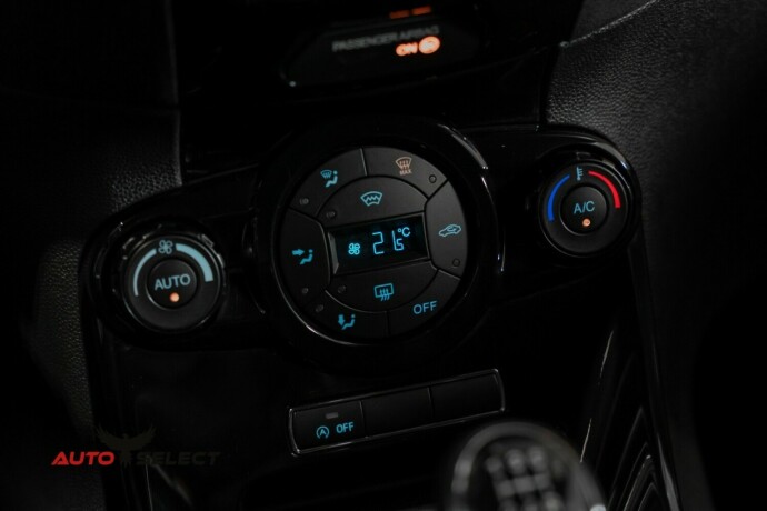 ford-fiesta-bensin-2014-big-29