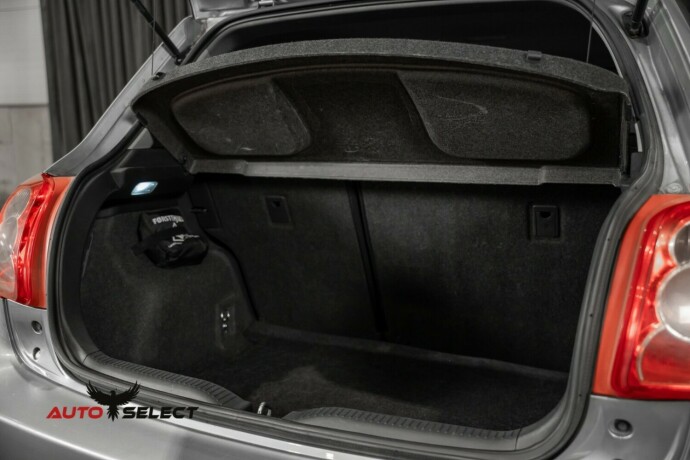 toyota-auris-diesel-2009-big-10