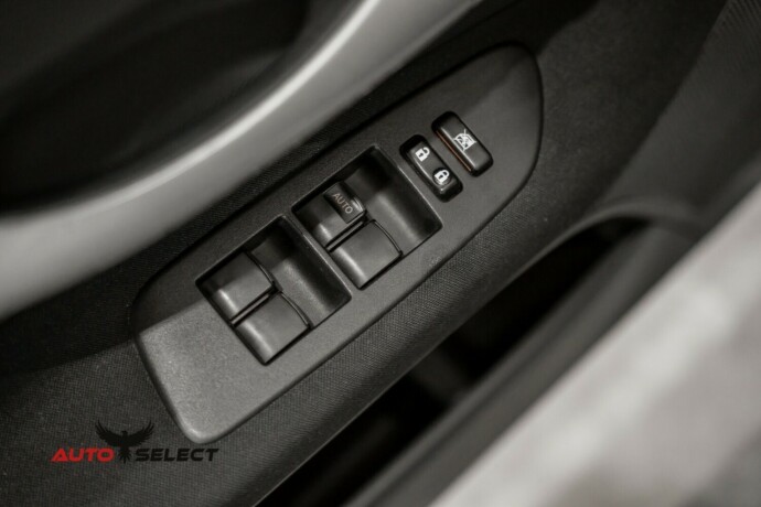 toyota-auris-diesel-2009-big-20