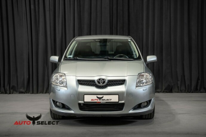 toyota-auris-diesel-2009-big-4