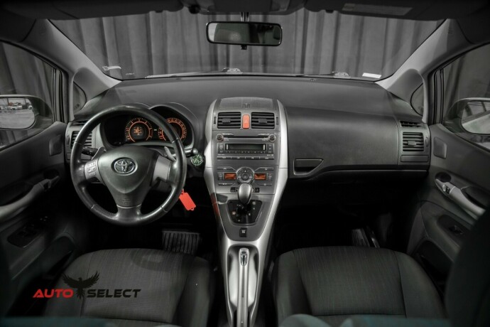 toyota-auris-diesel-2009-big-29