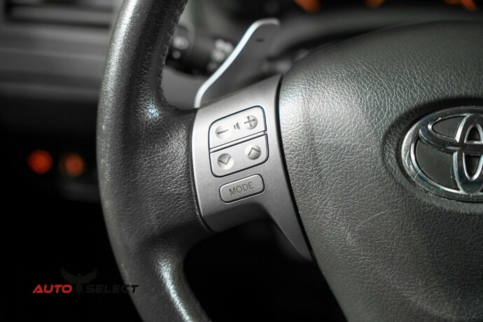 toyota-auris-diesel-2009-big-27
