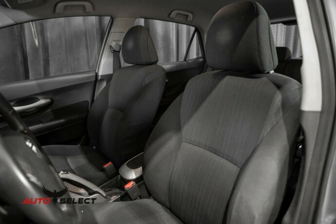 toyota-auris-diesel-2009-big-21